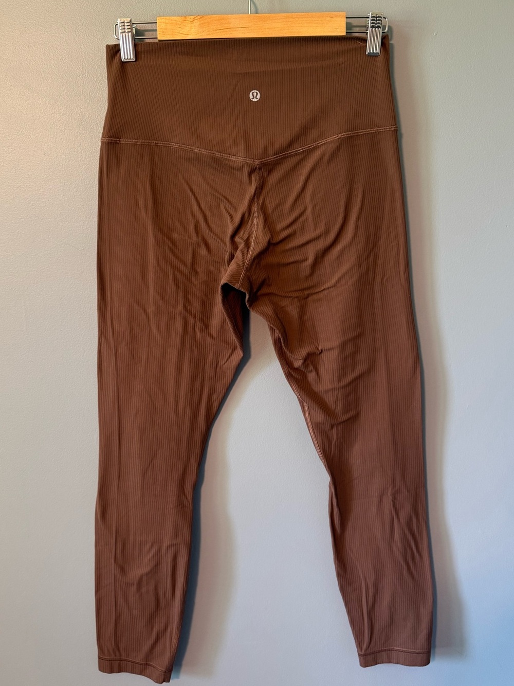 Lululemon Align Ribbed High-Rise Pant 25"
Java - Picture 2 of 9